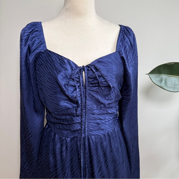 Aqua Bloomingdale’s Blue Satin Zebra Print Mini Dress Sz M - Picture 4 of 9